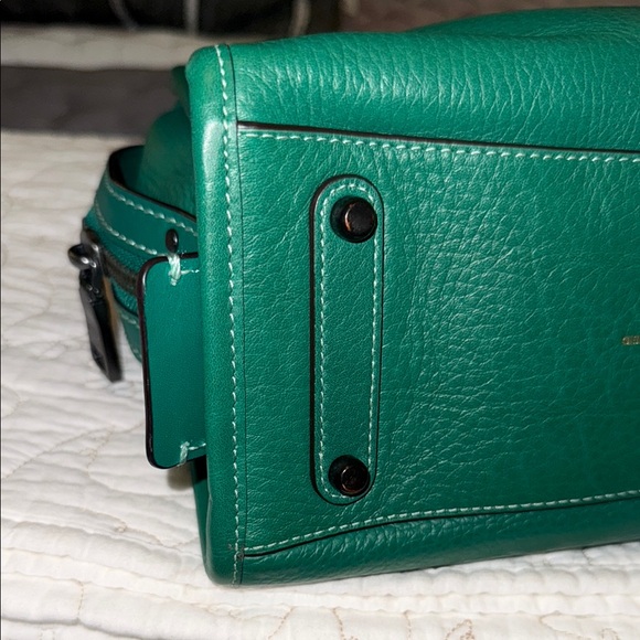 Coach 1941 Rogue 25 Kelly Green - Picture 10 of 12